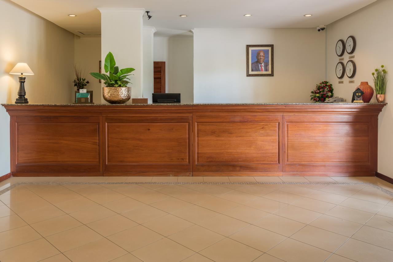 Sea Cliff Court Hotel & Luxury Apartments Dar es Salaam Exterior foto